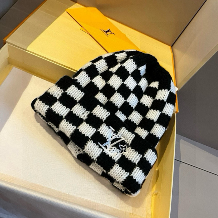 1v HAT0229-0512