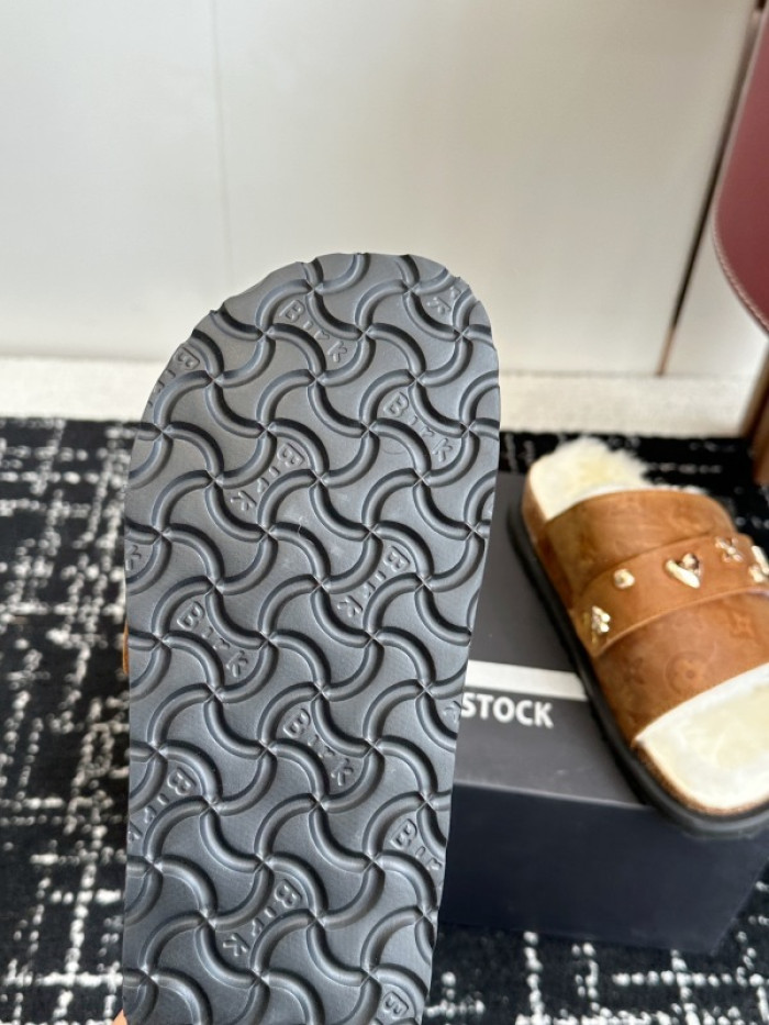 1*V SLIPPERS 11V0107-082
