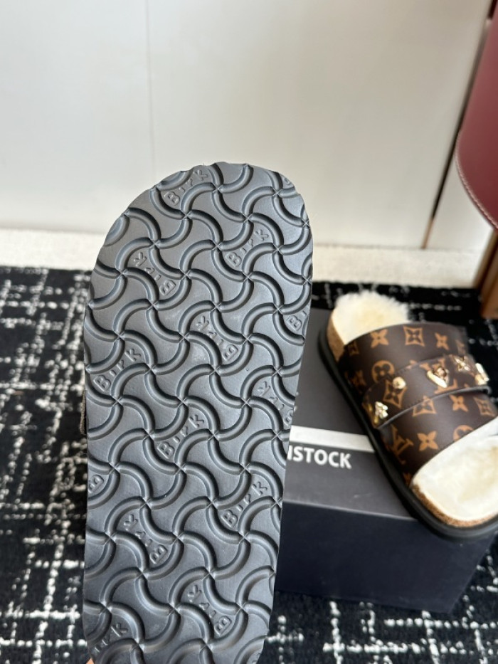 1*V SLIPPERS 11V0107-084