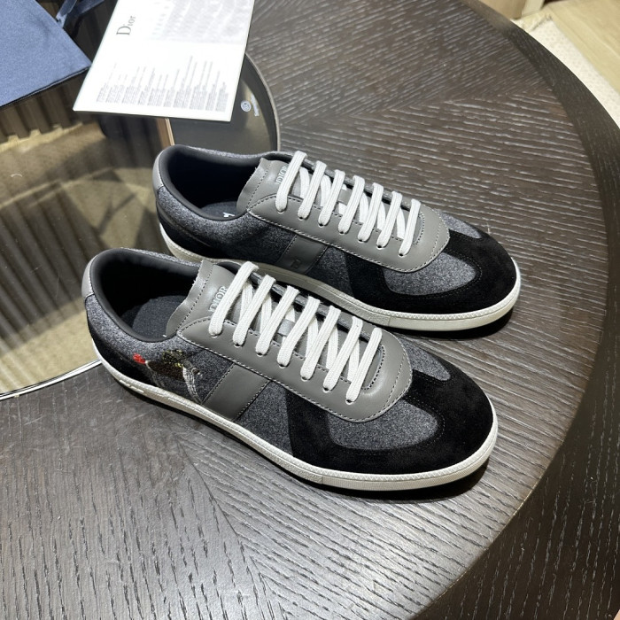 D10R SHOES B01 D896-194