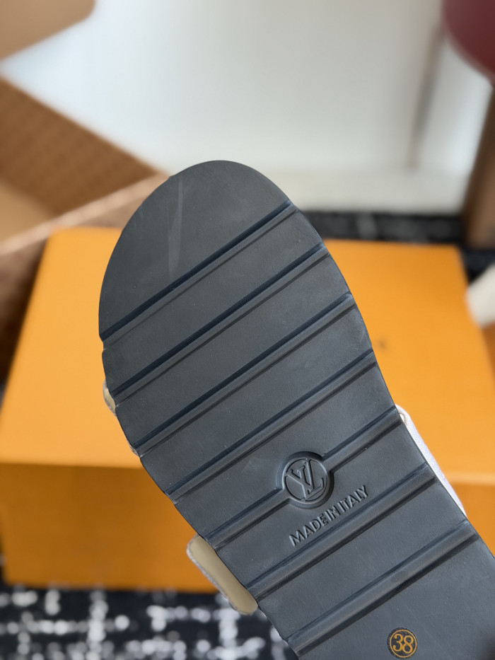 1*V SLIPPERS 11V0107-133