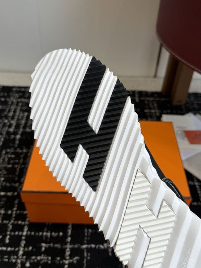 HER*MES SNEAKER HM1028-214