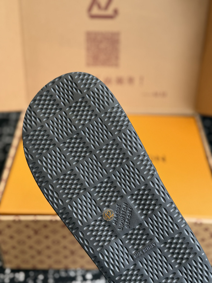 1*V SLIPPERS 11V0107-168
