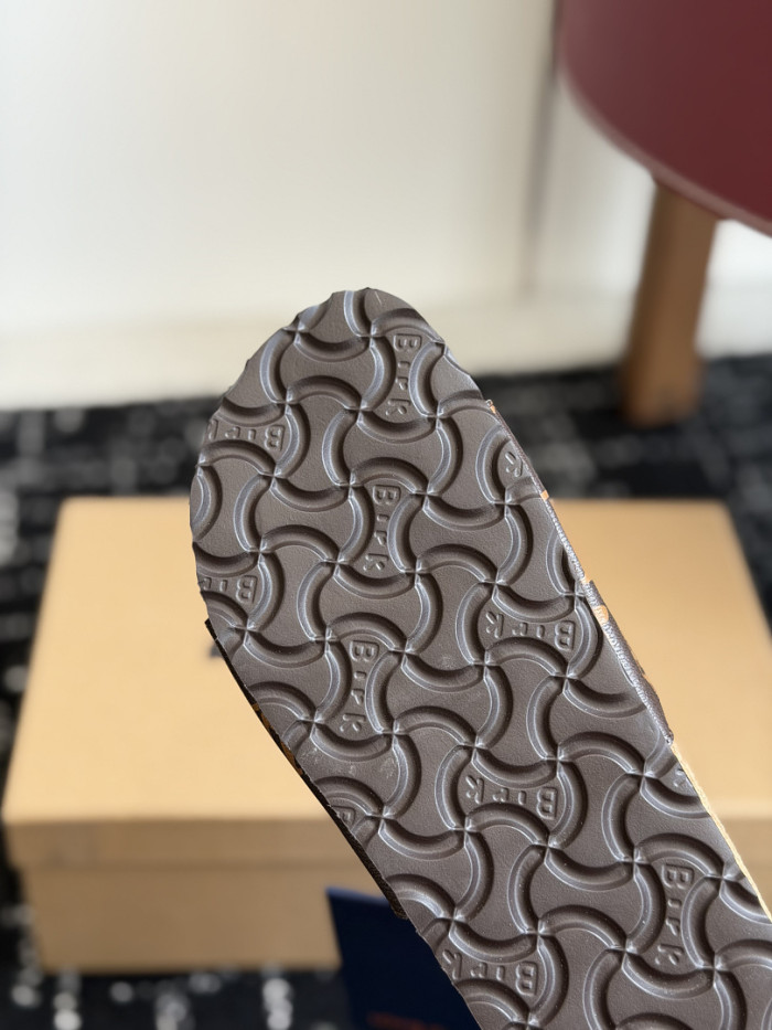 1*V SLIPPERS 11V0107-137