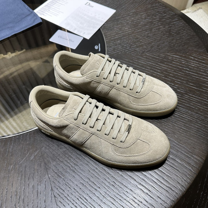 D10R SHOES B01 D896-198