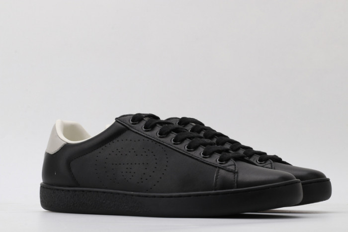 gucc ace embroidered low-top sneaker 431942a38g09064