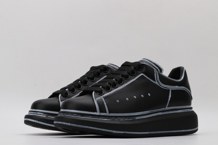 A1exa*der Mcqv*en SNEAKERS