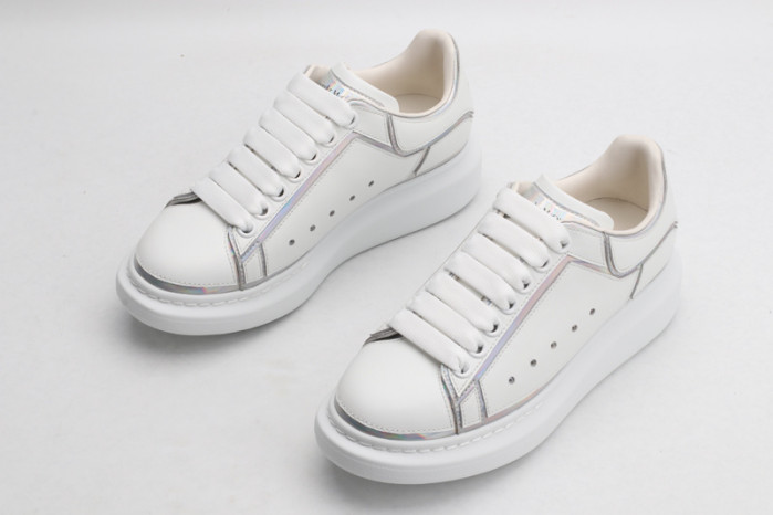A1exa*der Mcqv*en SNEAKERS