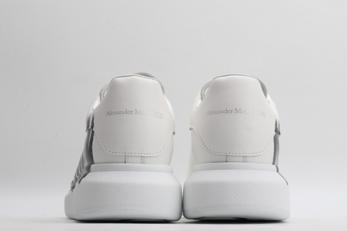 A1exa*der Mcqv*en SNEAKERS