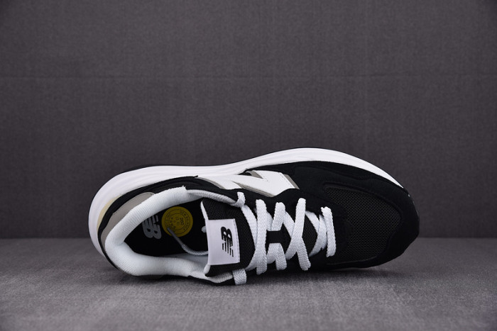 new balance 57/40 team black - m5740cb