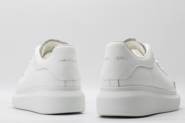 A1exa*der Mcqv*en SNEAKERS MC5563-057