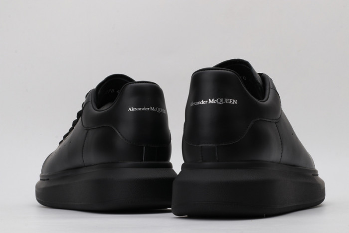 A1exa*der Mcqv*en SNEAKERS MC5563-059