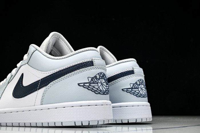 Air Jordan 1 Low 