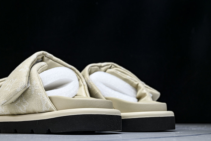 1*V SLIPPERS 11V0107-112