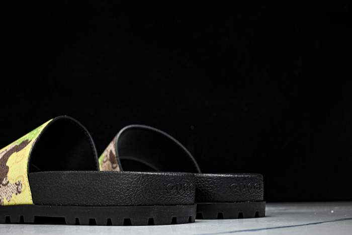 Gv*c SLIPPERS GU568-133
