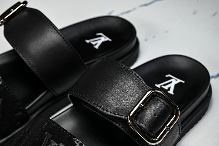 1*V SLIPPERS 11V0107-158
