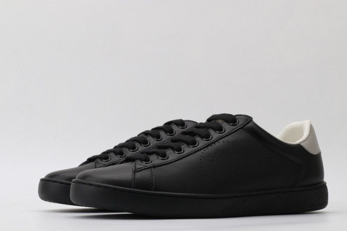gucc ace embroidered low-top sneaker 431942a38g09064