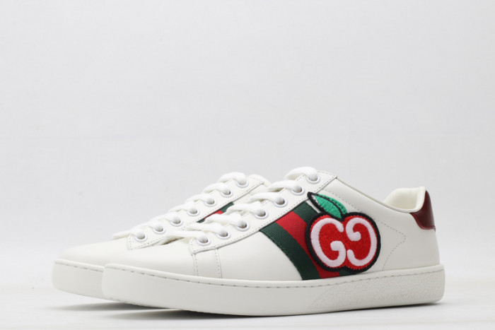 gucc ace embroidered low-top sneaker 611377d0pe09064