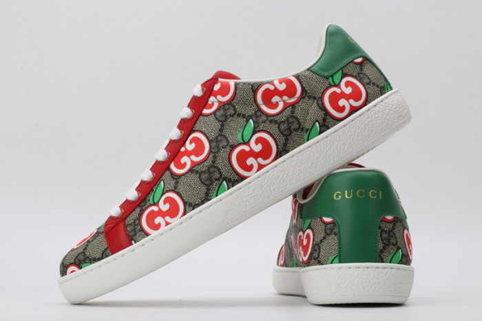 gucc ace embroidered low-top sneaker