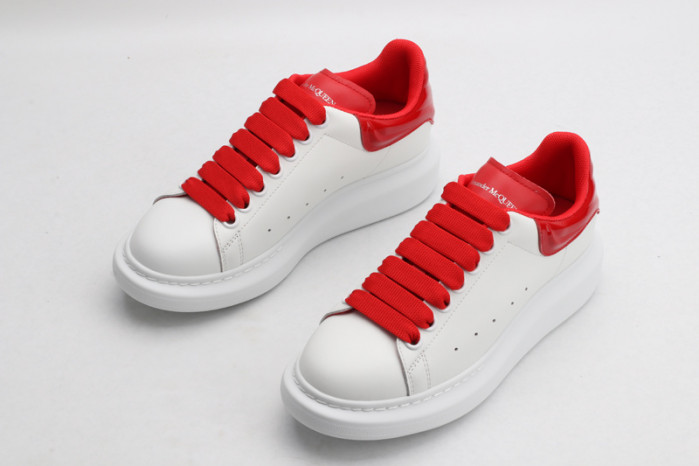 A1exa*der Mcqv*en SNEAKERS
