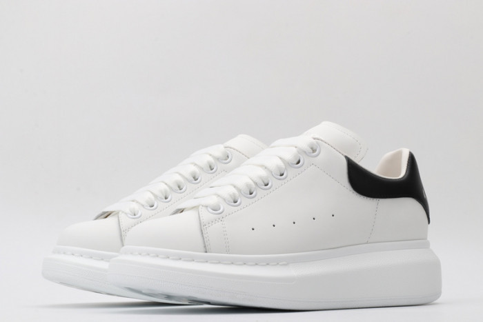 A1exa*der Mcqv*en SNEAKERS MC5563-055
