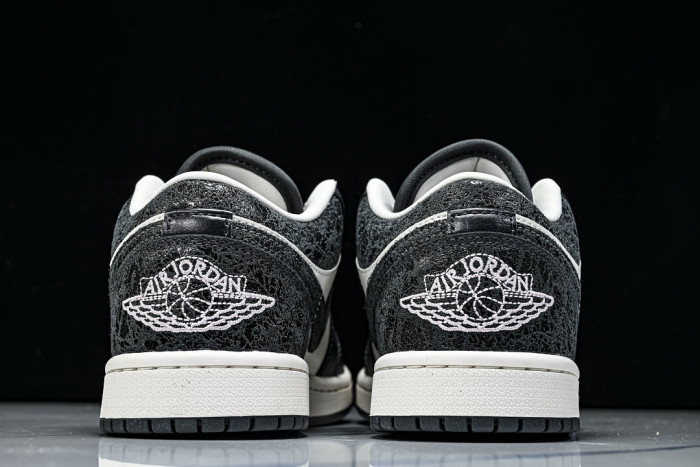 Air Jordan 1 Low SE 