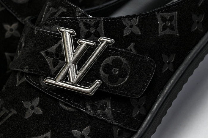 1*V SLIPPERS 11V0107-124