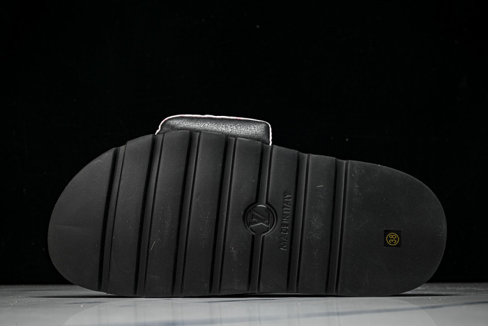 1*V SLIPPERS 11V0107-102