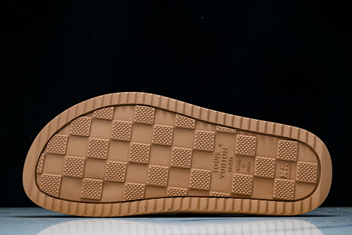 1*V SLIPPERS 11V0107-108