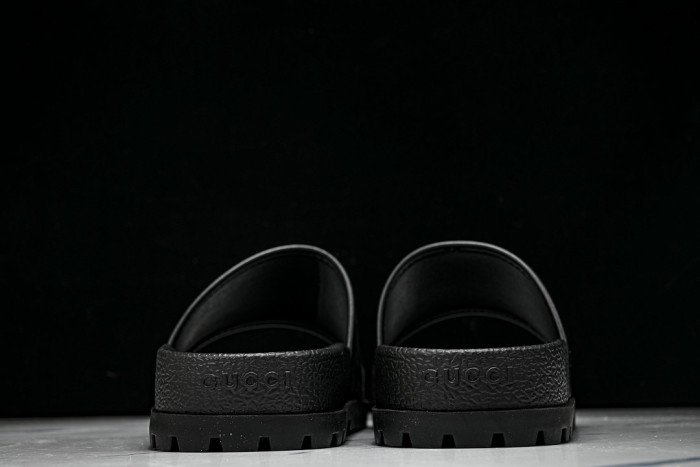 Gv*c SLIPPERS GU568-130