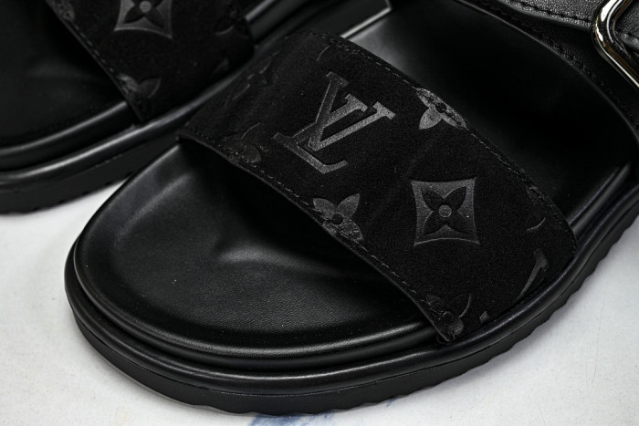 1*V SLIPPERS 11V0107-158