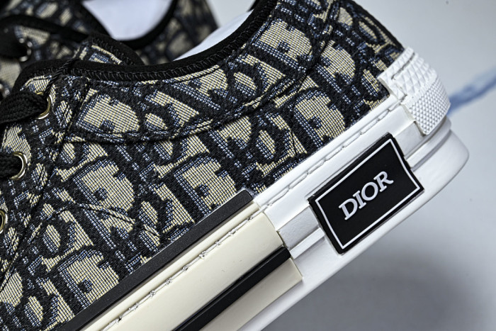 D10R B23 Sneakers DR1256-5610