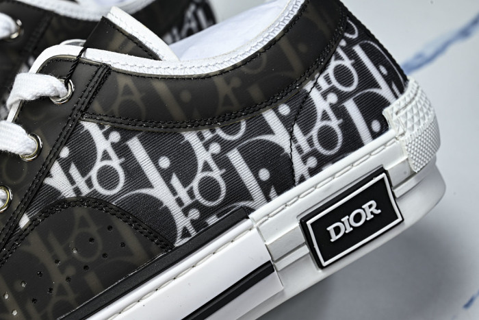 D10R B23 Sneakers DR1256-5612