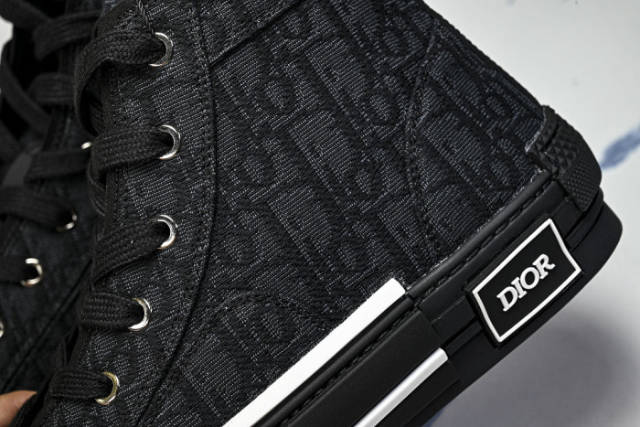 D10R B23 Sneakers 201122