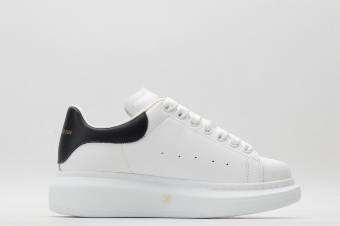 A1exa*der Mcqv*en SNEAKERS