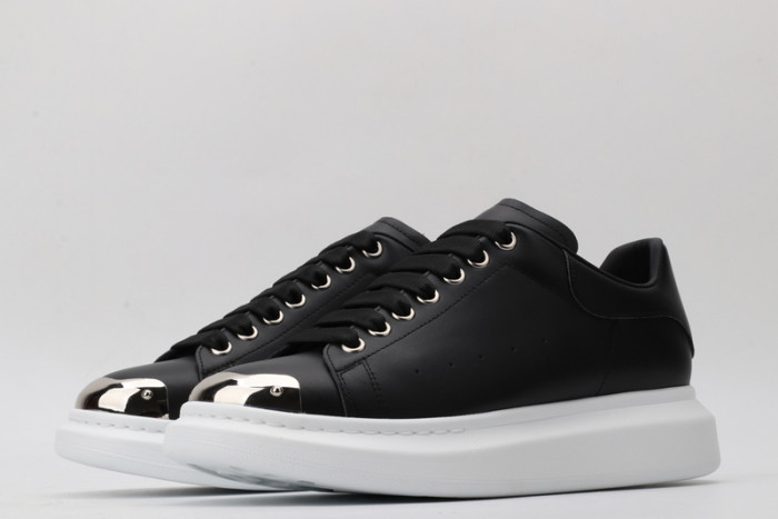 A1exa*der Mcqv*en SNEAKERS