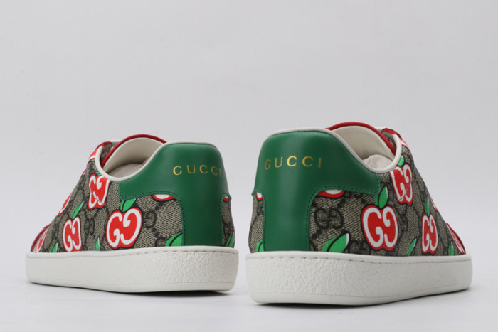 gucc ace embroidered low-top sneaker