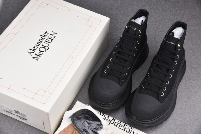 A1exa*der Mcqv*en SNEAKERS