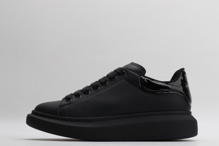 A1exa*der Mcqv*en SNEAKERS