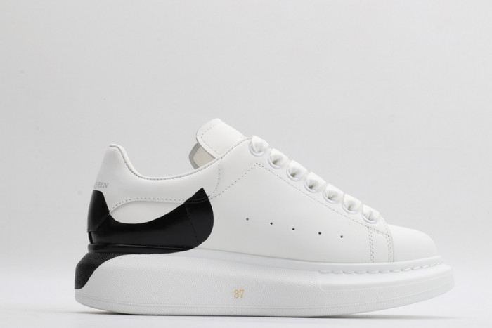 A1exa*der Mcqv*en SNEAKERS MC5563-033