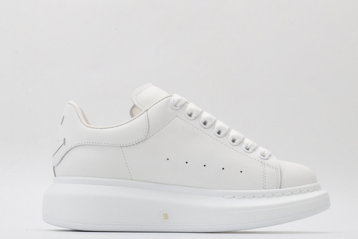 A1exa*der Mcqv*en SNEAKERS MC5563-056