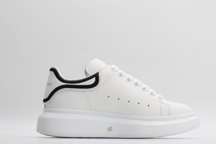 A1exa*der Mcqv*en SNEAKERS MC5563-061