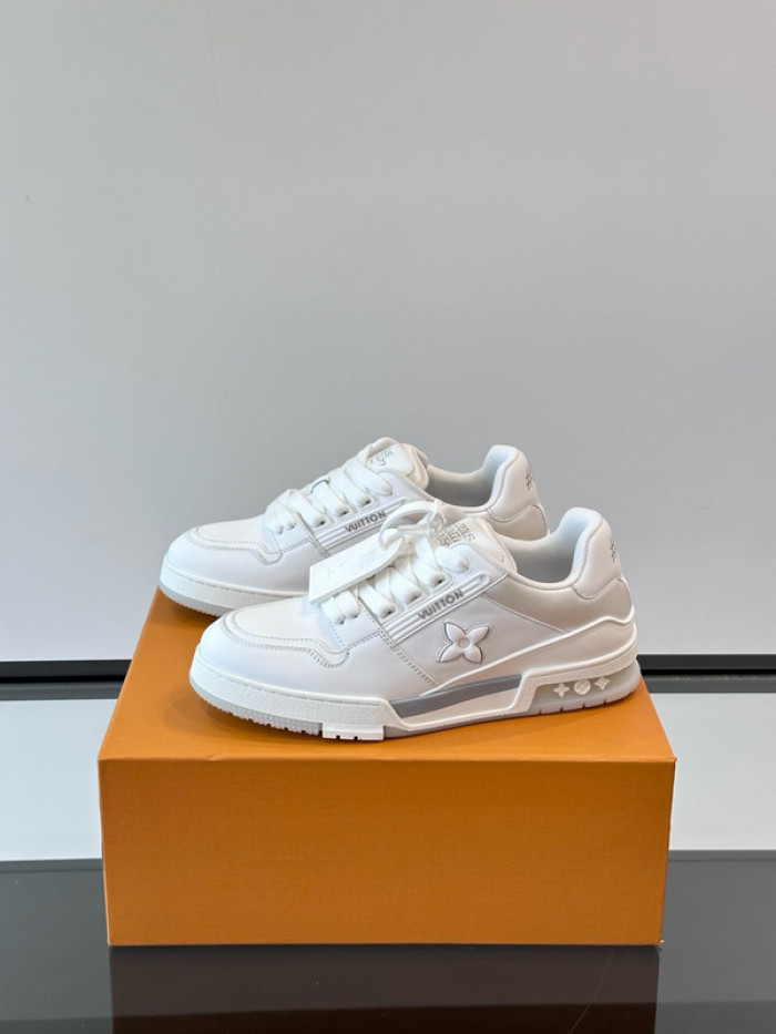 1V SNEAKERS 1V0425-228