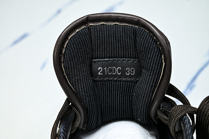 D10R B27 SNEAKERS BNOP235-093