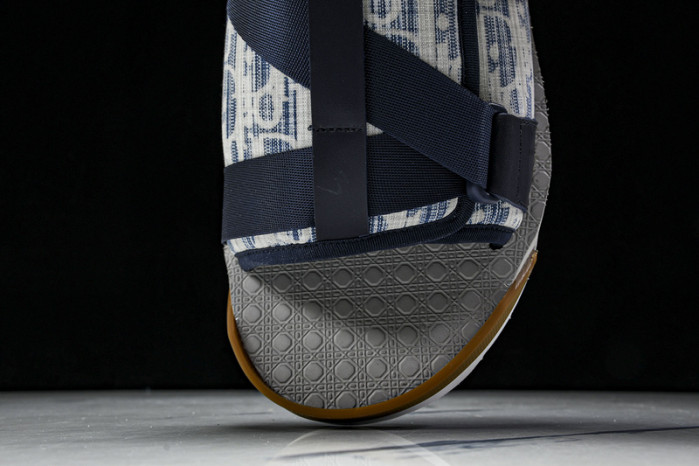 D10r SLIPPERS DS258-073