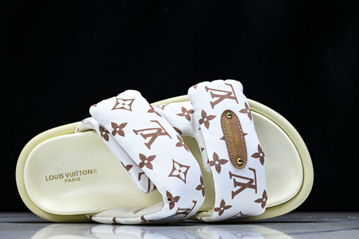 1*V SLIPPERS 11V0107-110