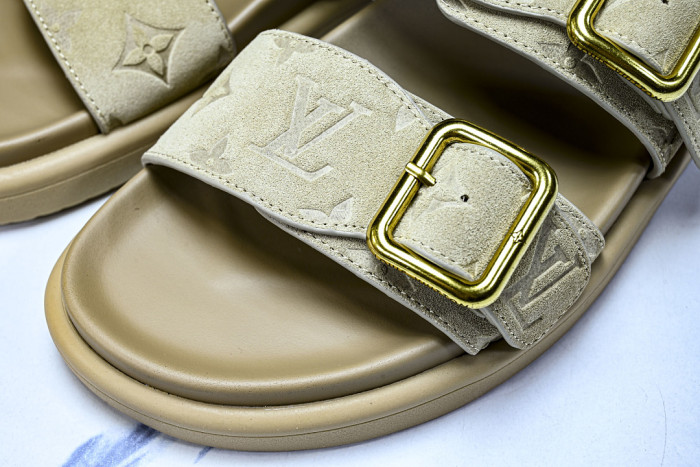 1*V SLIPPERS 11V0107-122