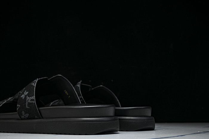 1*V SLIPPERS 11V0107-123