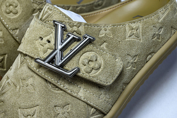 1*V SLIPPERS 11V0107-095