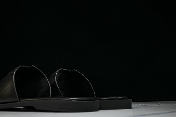 1*V SLIPPERS 11V0107-146
